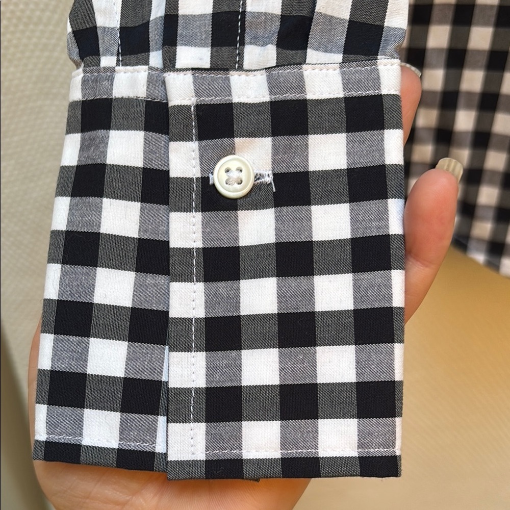 Banana Republic Riley Navy and White Gingham Casual Button Down Shirt 0p - Picture 4 of 5